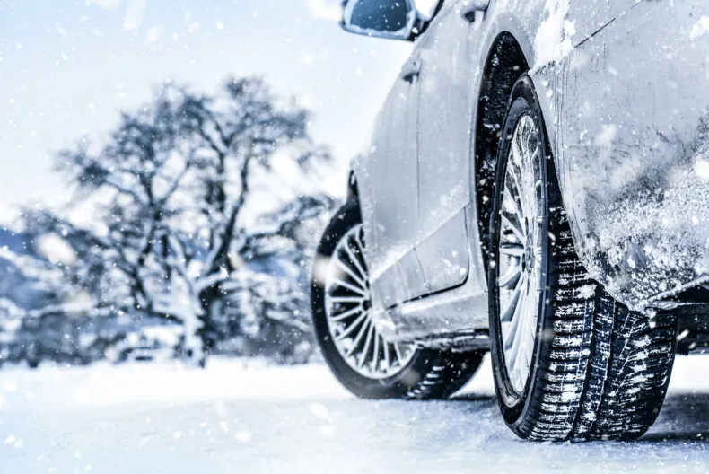 car idle in the snow